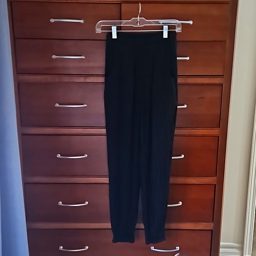 Comfortable leisure black pants from Zara.  Size Small